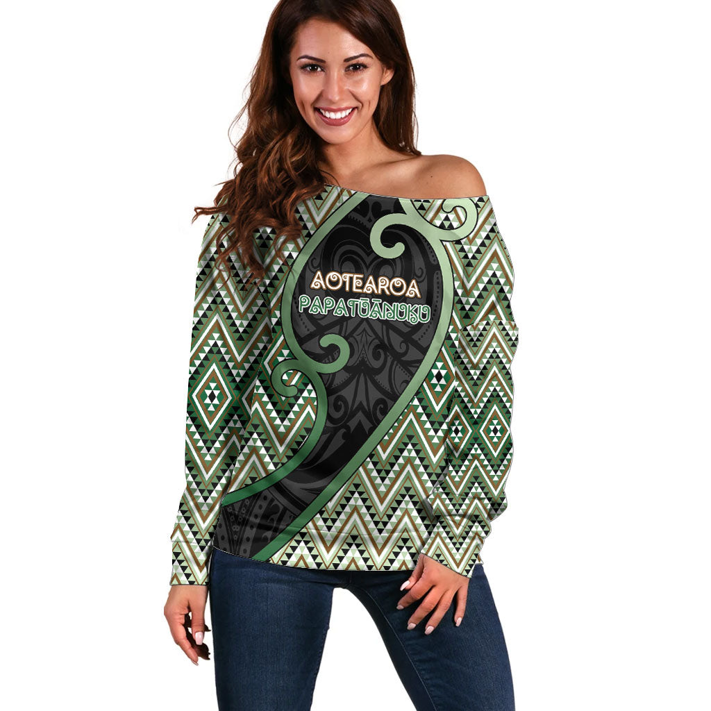 Custom Aotearoa Atua Papatuanuku Off Shoulder Sweater Earth Mother Father Koru Patterns DT05 Women Green - Polynesian Pride