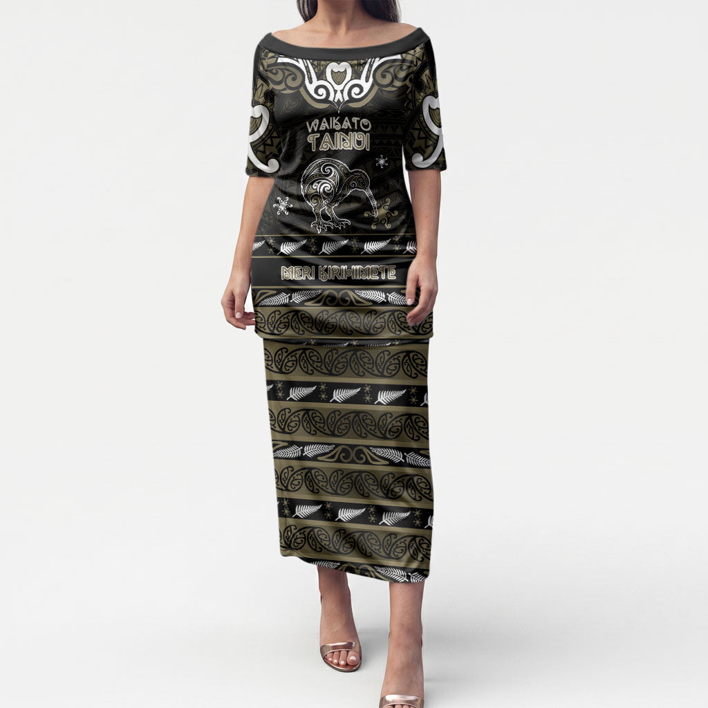 Personalised Waikato Tainui Aotearoa Meri Kirihimete Puletasi Maori Kiwi Bird Silver Fern Koru Pattern DT05 Long Dress Gold - Polynesian Pride