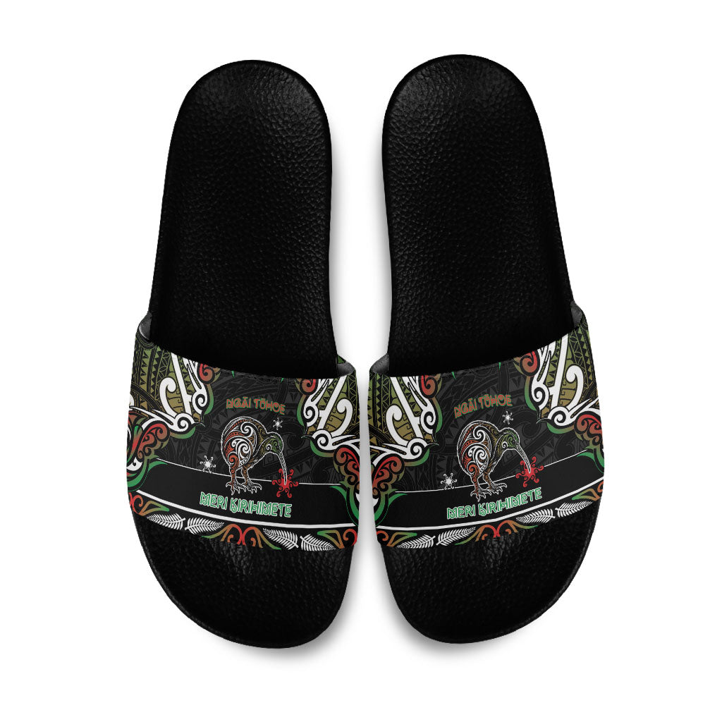 Ngai Tuhoe Aotearoa Meri Kirihimete Slide Sandals Maori Kiwi Bird Silver Fern Koru Pattern DT05 Multicolor - Polynesian Pride