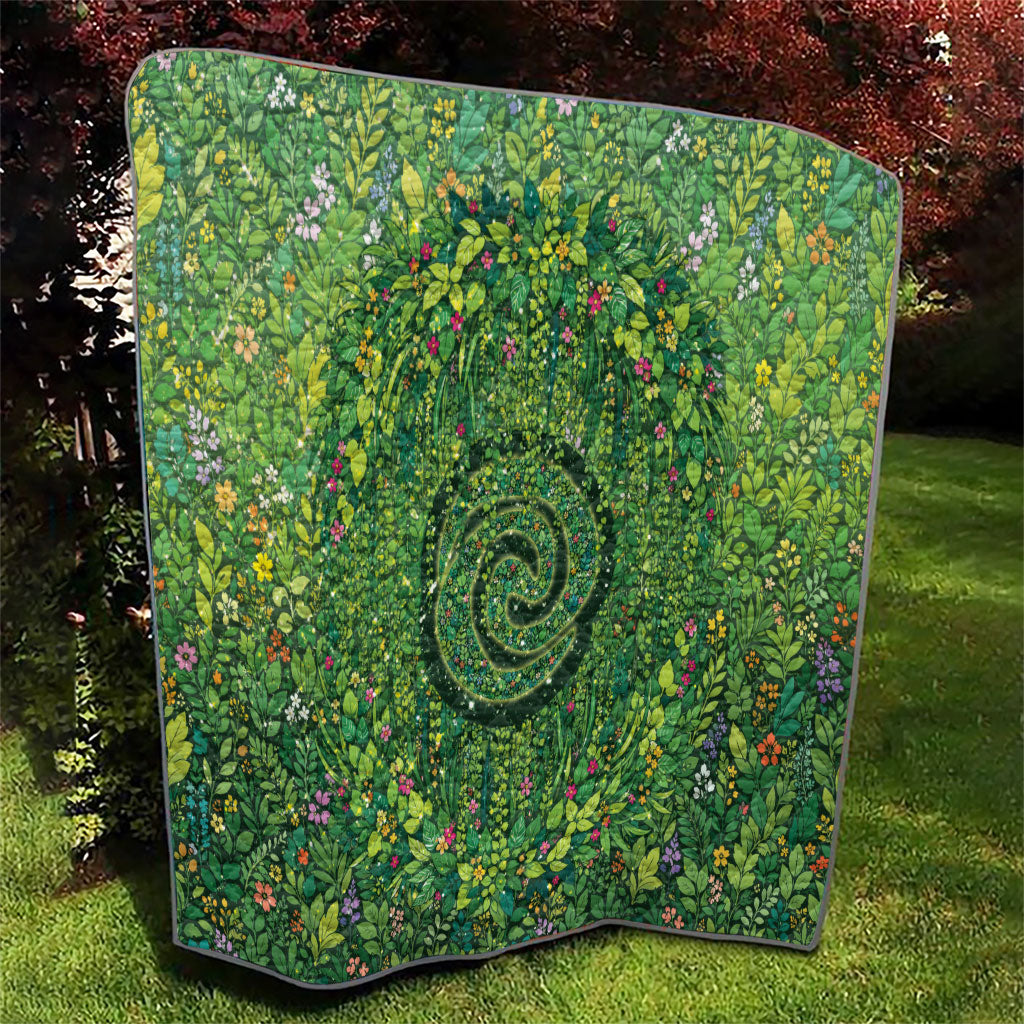 Polynesia Mother Nature Quilt Glowing Heart Spiral Tropical Vine Floral