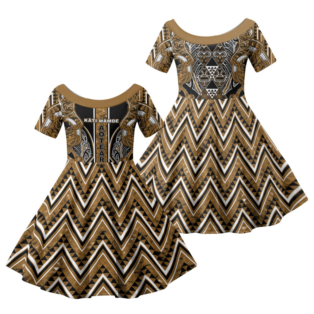 Aotearoa Kati Mamoe Family Matching Off Shoulder Maxi Dress and Hawaiian Shirt Maori Brown Tribal Paua Shell Pattern DT05 Daughter's Dress Brown - Polynesian Pride