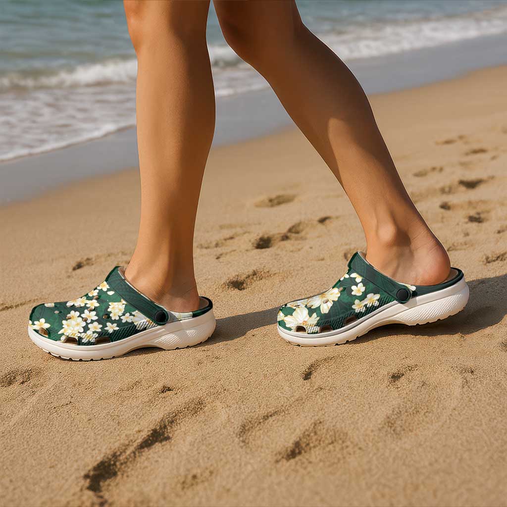 Hawaii Hibiscus Plumeria Green Clogs Shoes Polynesian Pattern