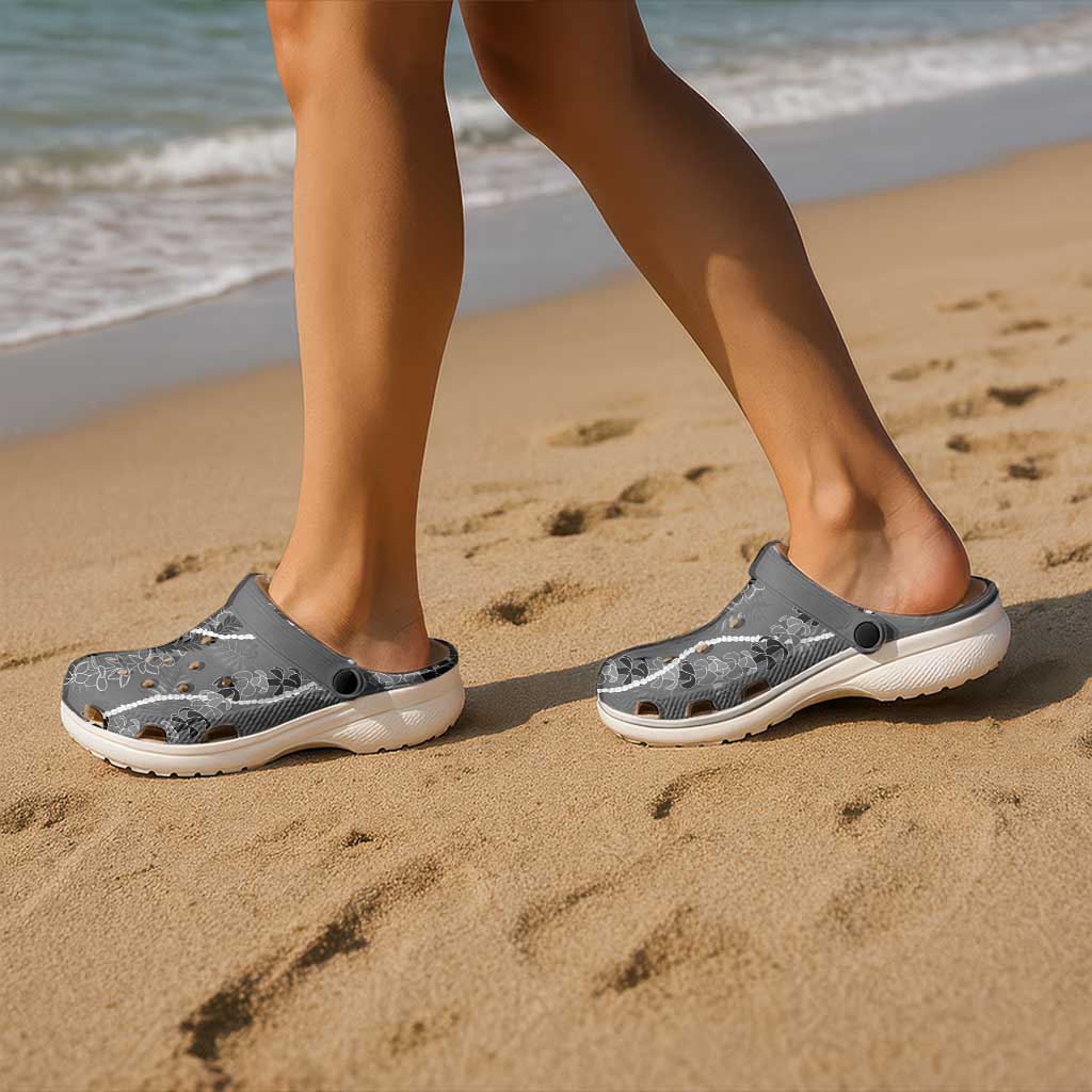 Hawaii Maile Lei Clogs Shoes With Gray Monstera Pattern - Polynesian Pride