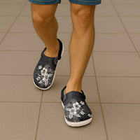 Hawaii Tapa Pattern With Black Hibiscus Clogs Shoes - Polynesian Pride