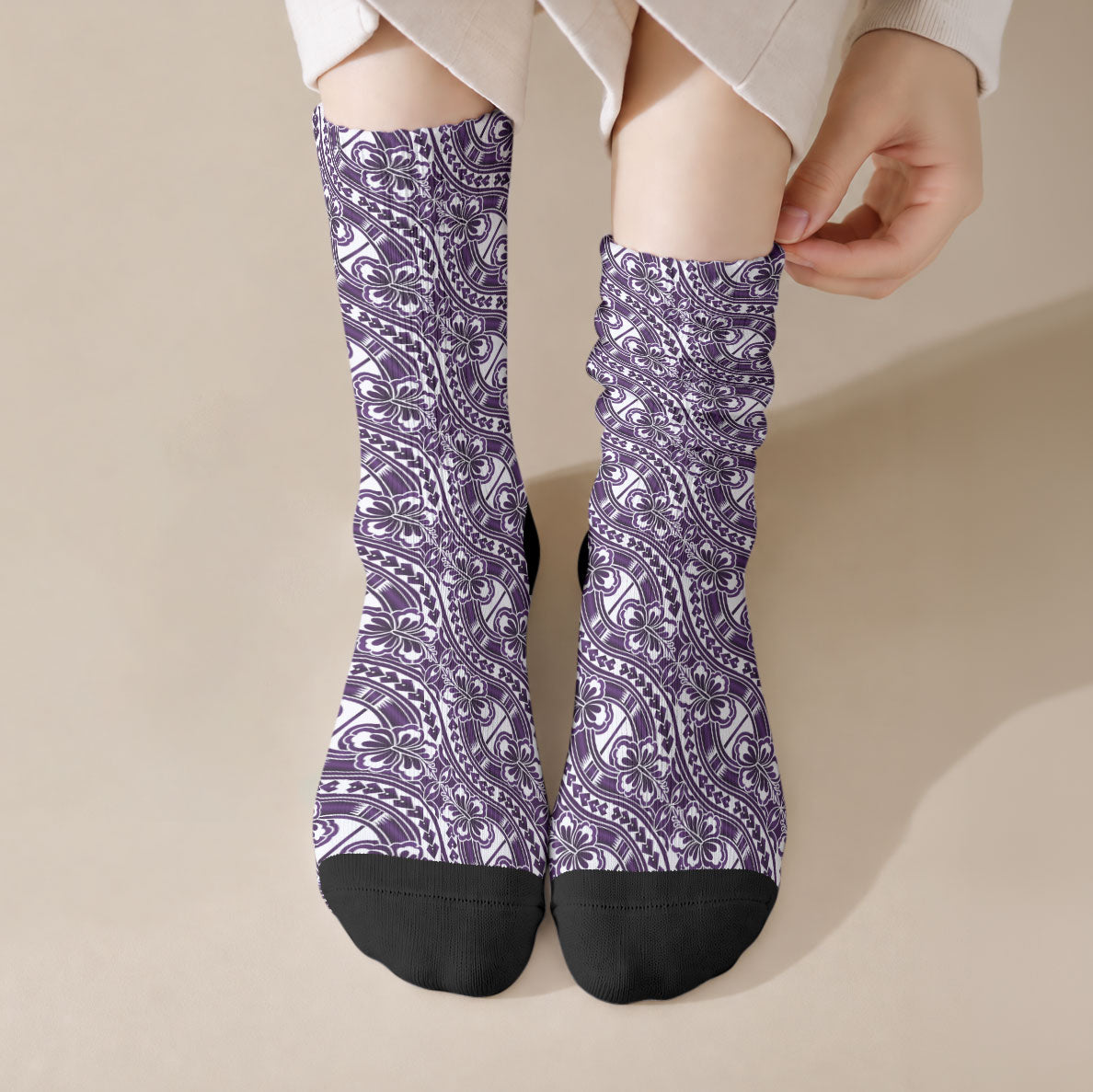 Hibiscus Bloom Island Tribal Waves Crew Socks Purple Polynesian Pattern LT01 Crew Socks Purple - Polynesian Pride