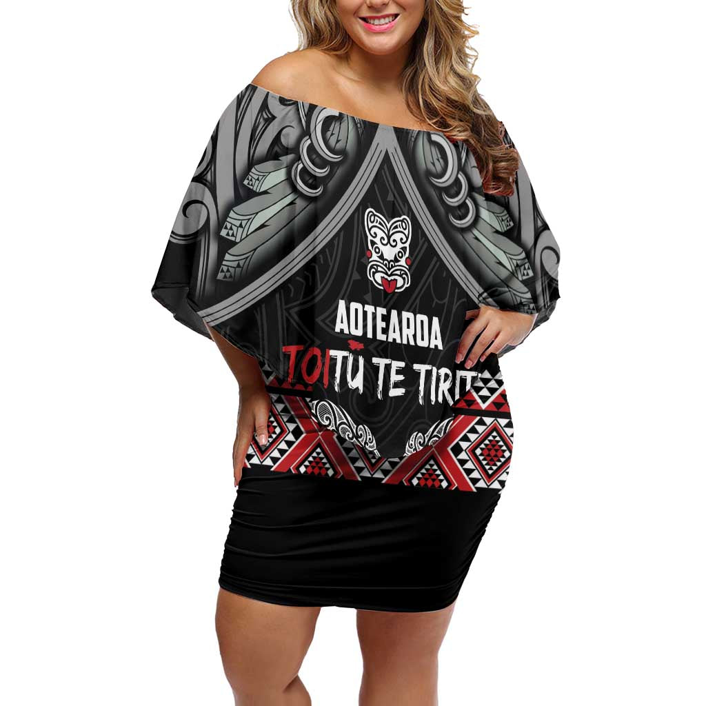 Aotearoa Toitu Te Tiriti Waitangi Family Matching Off Shoulder Short Dress and Hawaiian Shirt Proud To Be Maori LT01 Mom's Dress Black - Polynesian Pride