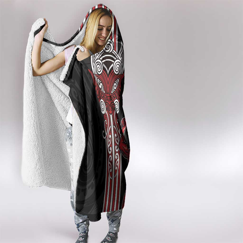 Toitu Te Reo Maori Toitu Te Whenua Toitu Te Tiriti Hooded Blanket Maori Warrior New Zealand