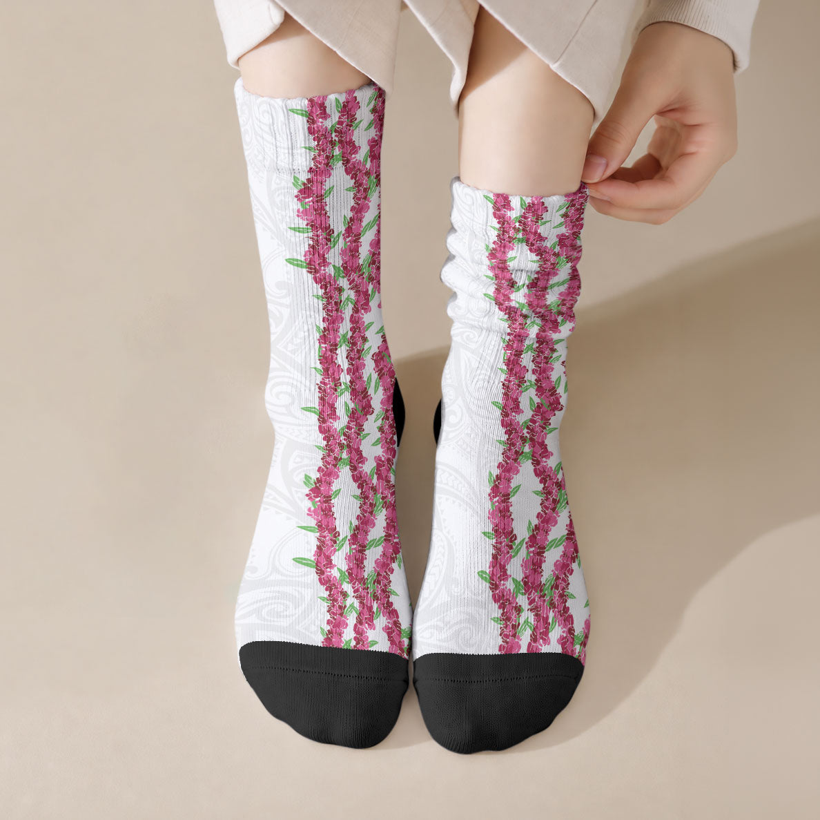Hawaii Aalii Lei Crew Socks Aalii Ku Makani LT01 Crew Socks White - Polynesian Pride