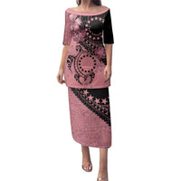 Cook Islands Turtle Family Matching Puletasi and Hawaiian Shirt Stars and Hibiscus - Pink LT01 Mom's Dress Pink - Polynesian Pride