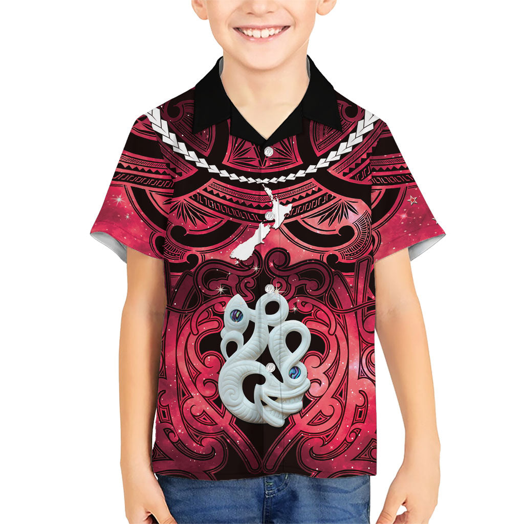 Personalised Maori Matariki Manaia Whero Family Matching Puletasi and Hawaiian Shirt Maori Kowhaiwhai Pattern Galaxy LT01 Son's Shirt Red - Polynesian Pride