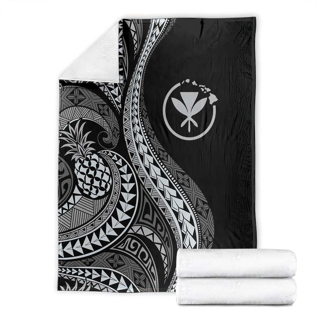 Hawaii Pineapple Gray Scale Tribal Pattern Blanket - Polynesian Pride