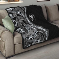 Hawaii Pineapple Gray Scale Tribal Pattern Quilt - Polynesian Pride