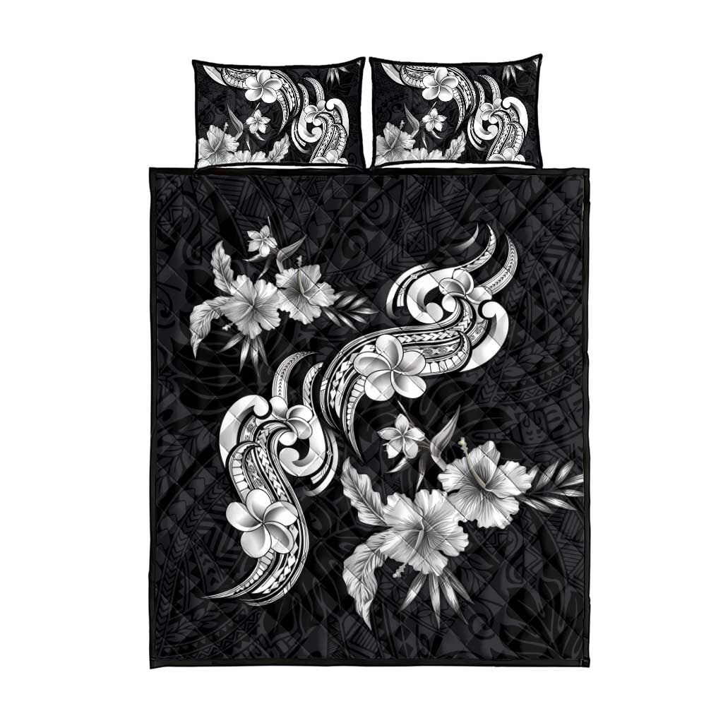 Hawaiian-Polynesian Art Tattoo Quilt Bed Set Hibiscus and Plumeria Grayscale