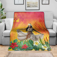 Woman Polynesian Tattoos Blanket Tropical Flower - Vibrant Hot Color