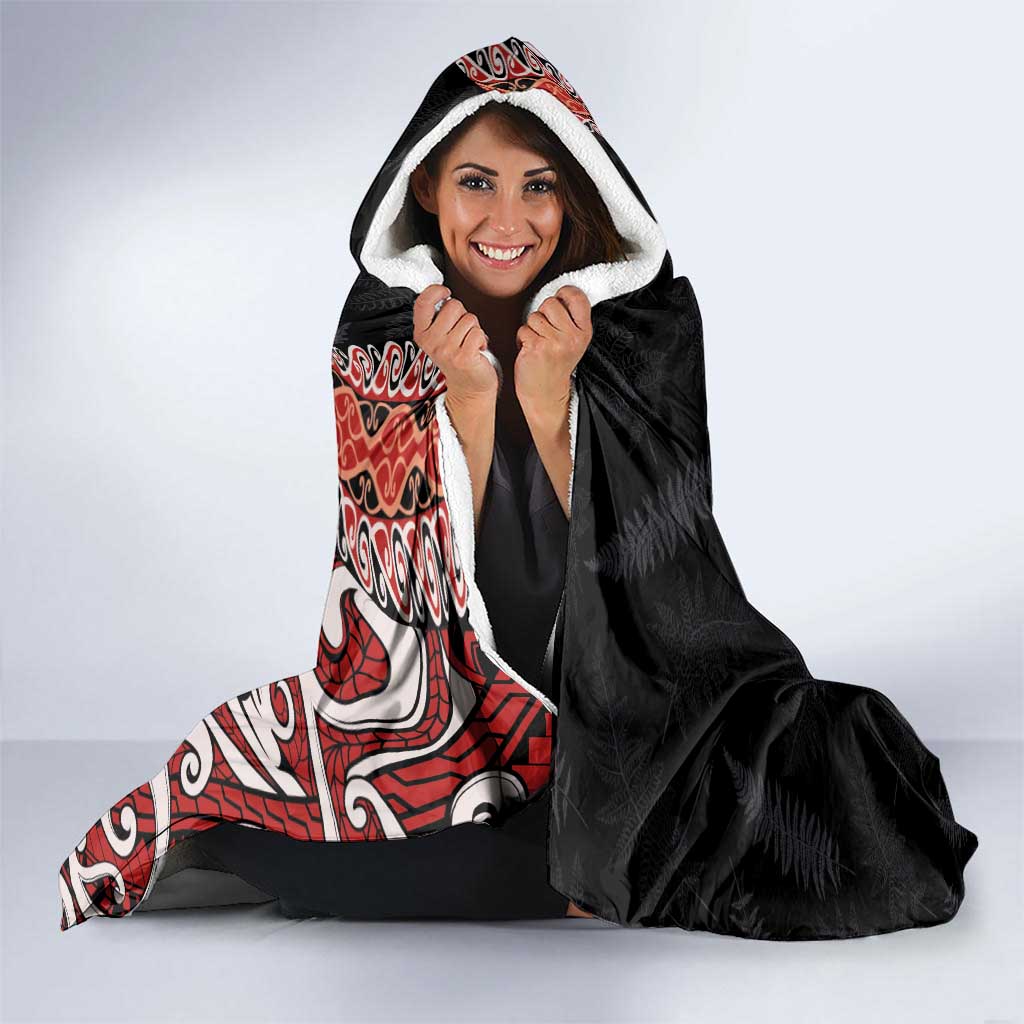 Aotearoa Maori Stylized Koru - Silver Ferns Hooded Blanket