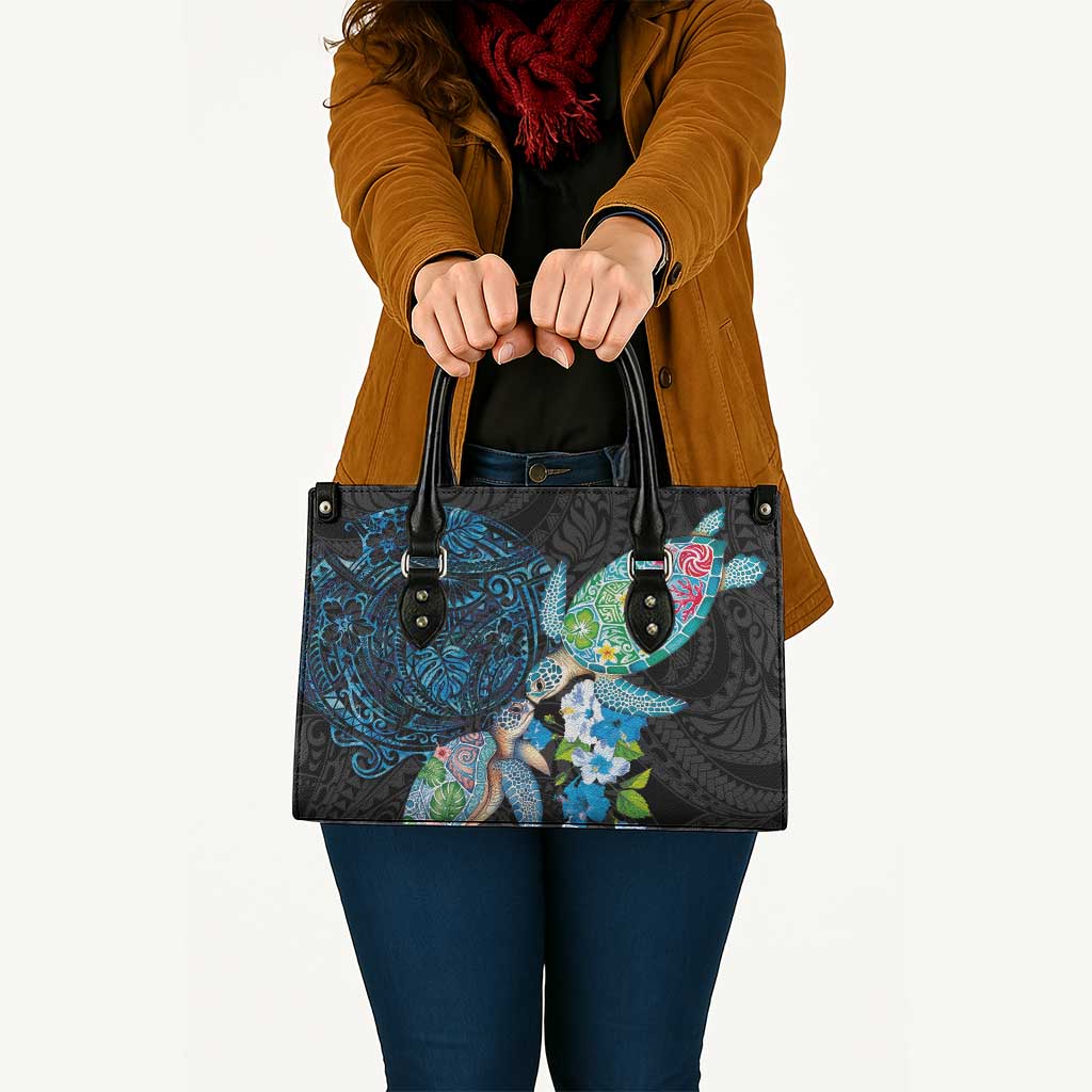 Hawaiian Couple Turtles Honi Leather Bag Polynesian Art Motifs and Hibiscus Black Blue Color - Polynesian Pride