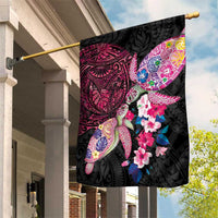 Hawaiian Couple Turtles Honi Garden Flag Polynesian Art Motifs and Hibiscus Black Red Color LT03 House Flag Black - Polynesian Pride