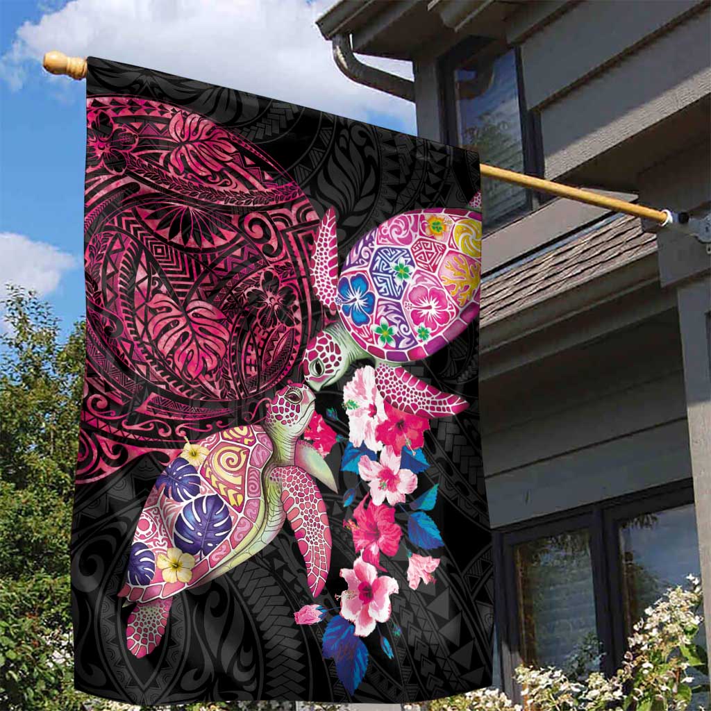 Hawaiian Couple Turtles Honi Garden Flag Polynesian Art Motifs and Hibiscus Black Red Color LT03 - Polynesian Pride