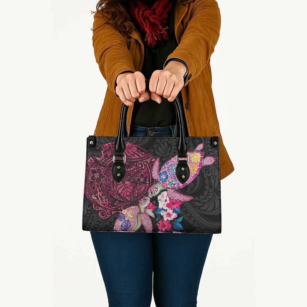 Hawaiian Couple Turtles Honi Leather Bag Polynesian Art Motifs and Hibiscus Black Red Color - Polynesian Pride