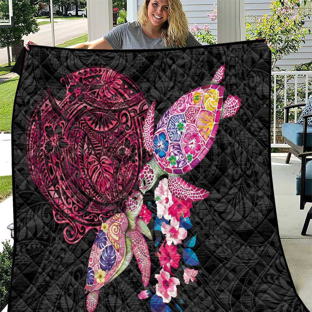 Hawaiian Couple Turtles Honi Quilt Polynesian Art Motifs and Hibiscus Black Red Color - Polynesian Pride