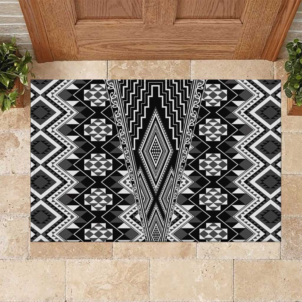 Aotearoa Tukutuku and Poutama Motif Classic Rubber Doormat