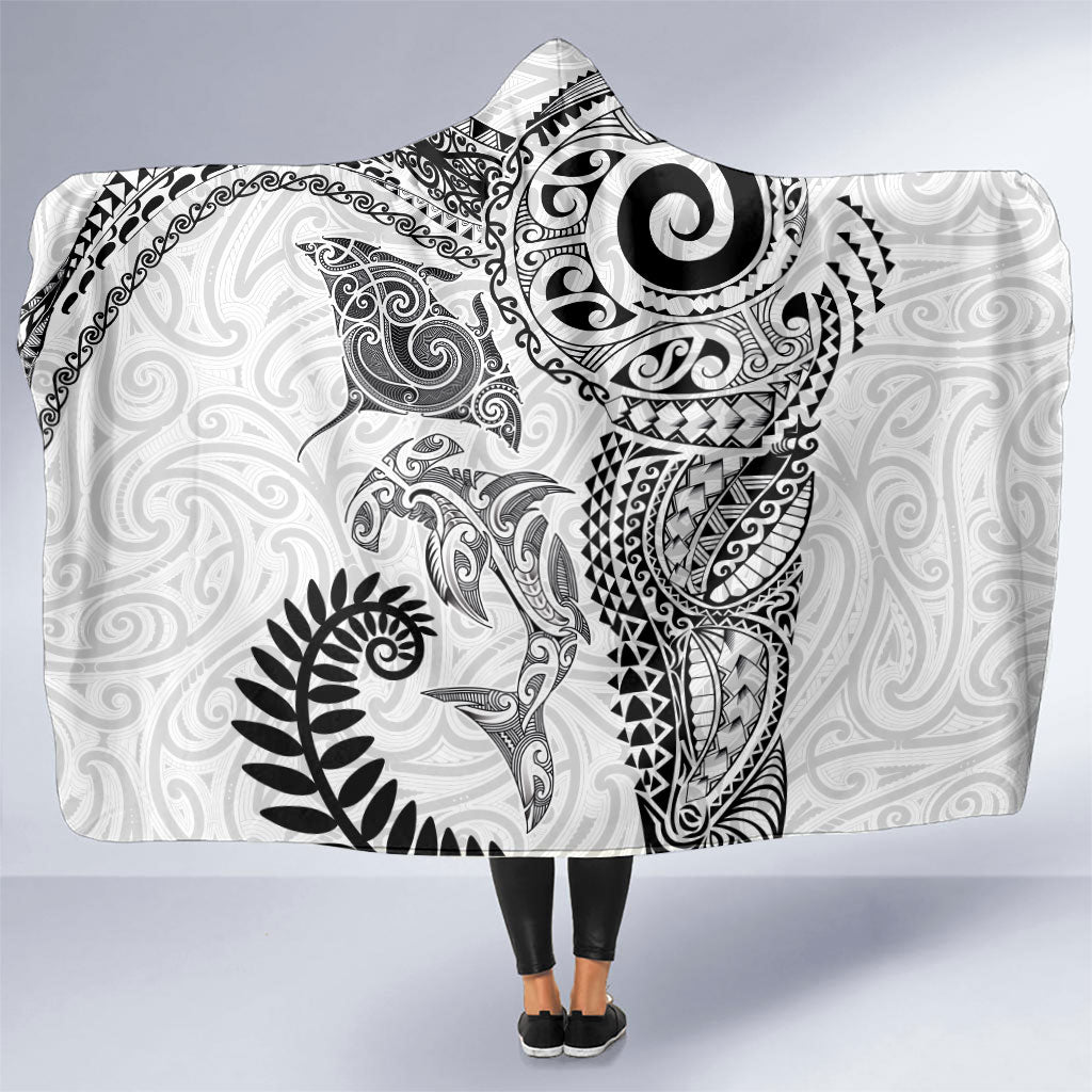 Aotearoa Maori Sea Animals Tribal Hooded Blanket Manta Ray and Shark Moko Pattern White Color