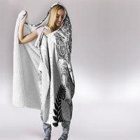 Aotearoa Maori Sea Animals Tribal Hooded Blanket Manta Ray and Shark Moko Pattern White Color