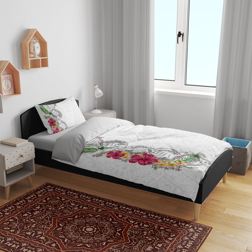 Hawaii DNA Kakau Tattoo Bedding Set with Plumeria and Hibiscus Tropical Plants White Color