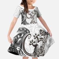 New Zealand Gecko Maori Art Tattoo Family Matching Off The Shoulder Long Sleeve Dress and Hawaiian Shirt White Color LT03 Daughter's Dress White - Polynesian Pride