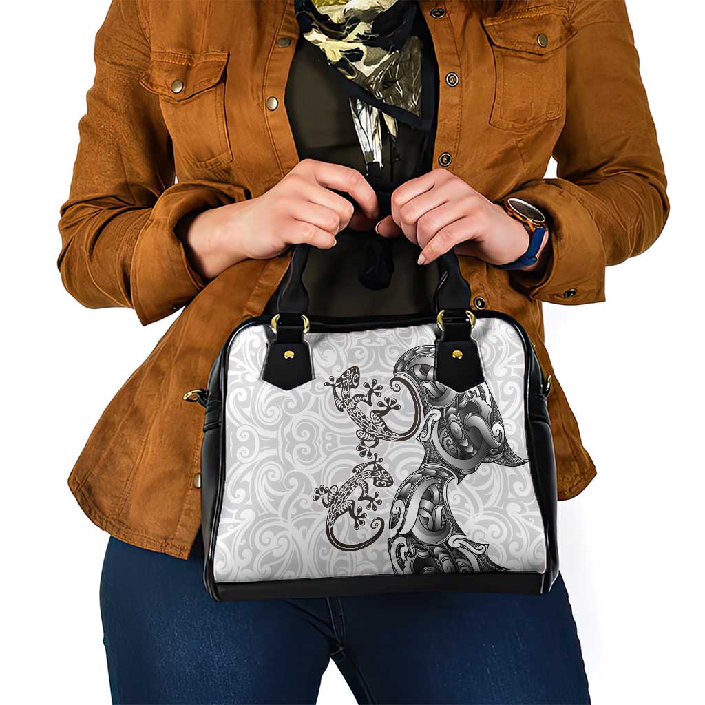 New Zealand Gecko Maori Art Tattoo Shoulder Handbag White Color