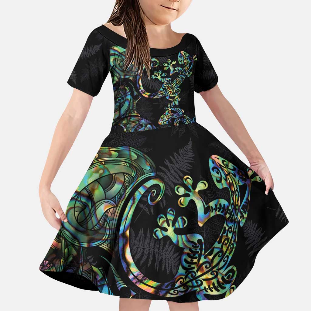 New Zealand Gecko Maori Art Tattoo Family Matching Puletasi and Hawaiian Shirt Silver Fern and Paua Shell Mode LT03 Daughter's Dress Black - Polynesian Pride
