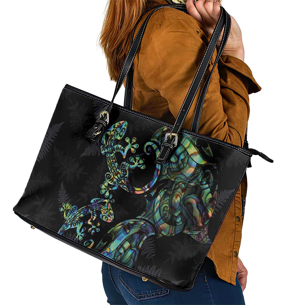 New Zealand Gecko Maori Art Tattoo Leather Tote Bag Silver Fern and Paua Shell Mode