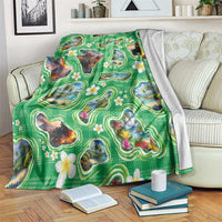 Hawaii Map with Plumeria Flower and Palaka Pattern Blanket Tropical Island Green Design