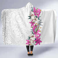 Hawaii Tropical Leaves and Flowers Hooded Blanket Tribal Polynesian Pattern White Style