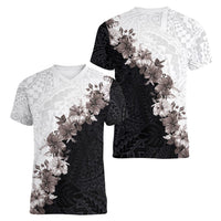 Hawaii Grayscale Hibiscus Flowers Women V-Neck T-Shirt Polynesian Pattern With Half Black White Version