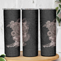 Hawaiian Tropical Plants and Chameleon Skinny Tumbler Polynesian Art Grayscale - Polynesian Pride