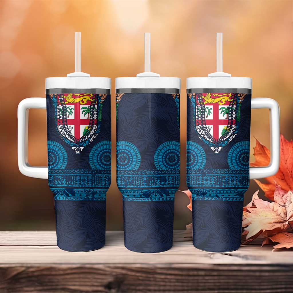 Fiji Coat of Arms Traditional Dashiki Tumbler With Handle Tapa Art and Palm Leaves Pattern Dark Navy Color - Polynesian Pride