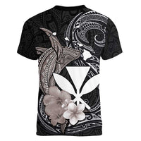 Hawaiian Whale and Kanaka Maoli Symbol Women V-Neck T-Shirt Hibiscus with Hawaii Map and Polynesian Tattoo Grayscale Color