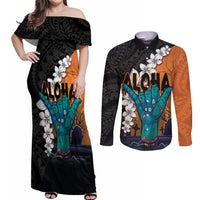 Hawaiian Halloween Couples Matching Off Shoulder Maxi Dress and Long Sleeve Button Shirt Horror Shaka Hand with Plumeria and Polynesian Tattoo Autumn Color