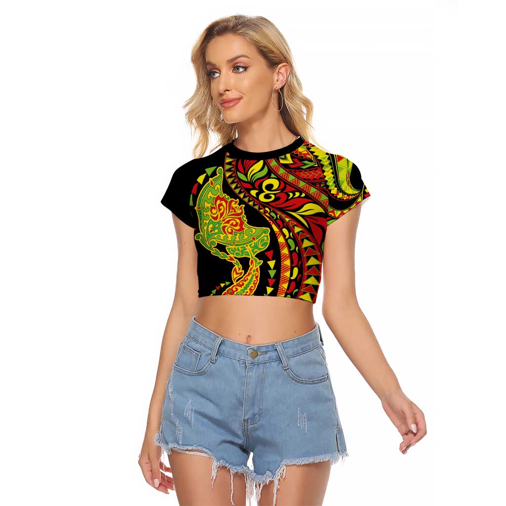 Hawaiian Manta Ray and Hammerhead Shark Tribal Tattoo Raglan Cropped T Shirt with Polynesian Tribal Pattern Kanaka Maoli Flag Color