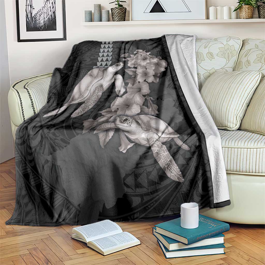 Hawaiian Turtle Love Couple Blanket - Sweet Hibiscus and Kakau Pattern Grayscale Color