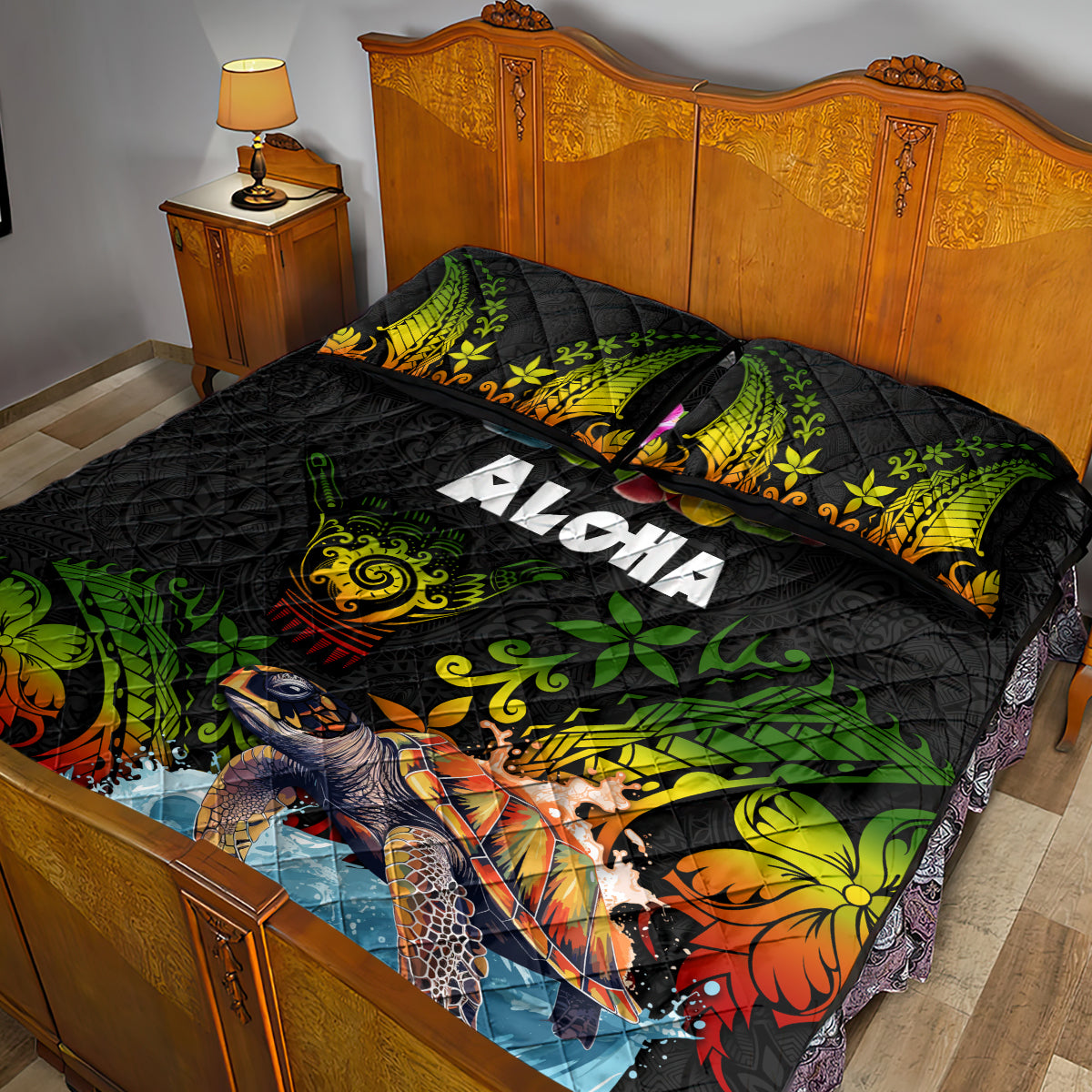 Hawaii Lei Day Quilt Bed Set Hibiscus Wreath and Polynesian Pattern
