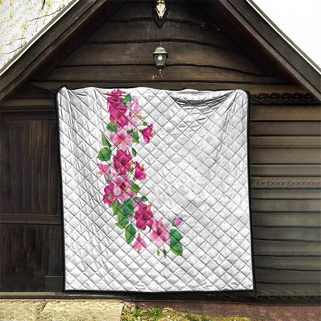 Hawaiian Hibiscus and Art Polynesian Tattoo Quilt White Color