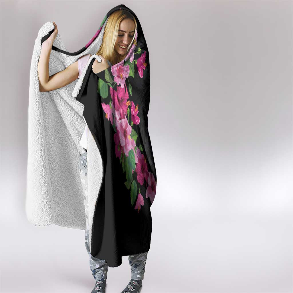 Hawaiian Hibiscus and Art Polynesian Tattoo Hooded Blanket Black Color