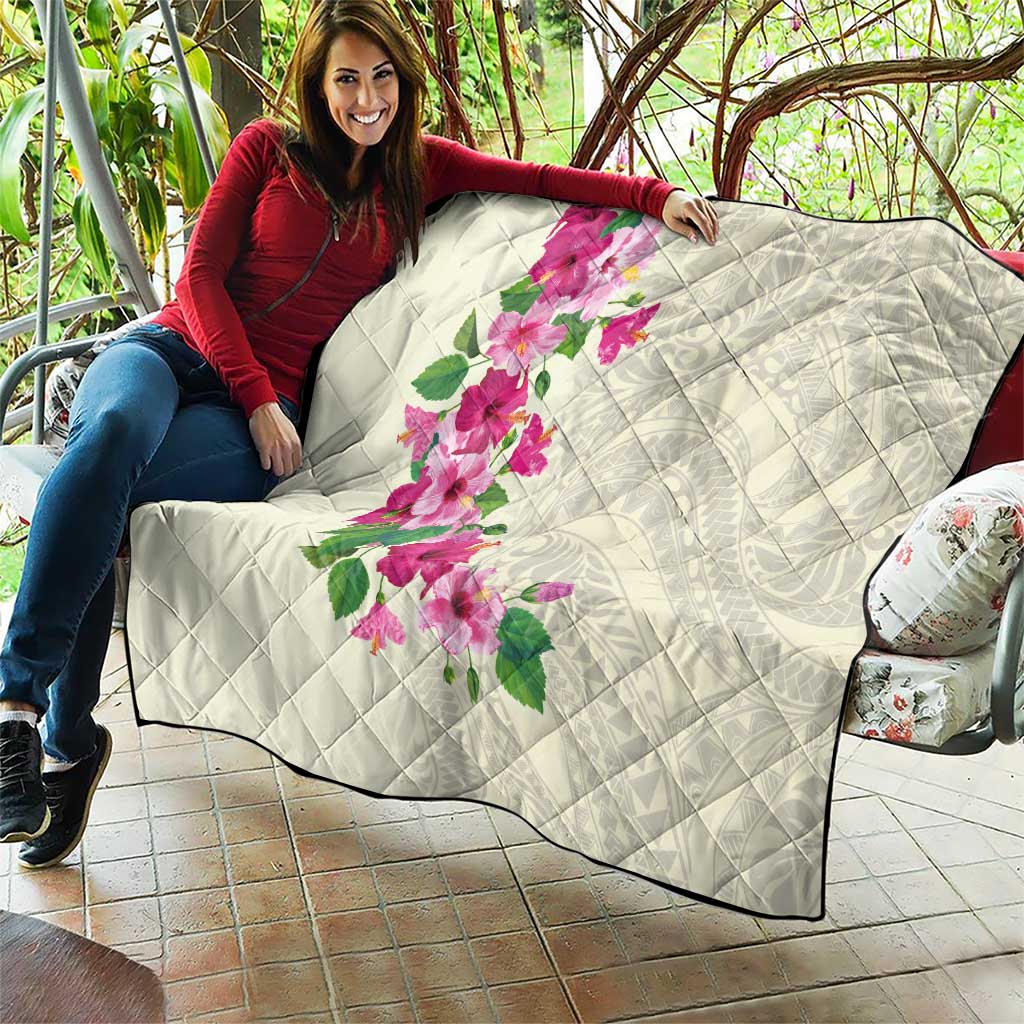 Hawaiian Hibiscus and Art Polynesian Tattoo Quilt Beige Color