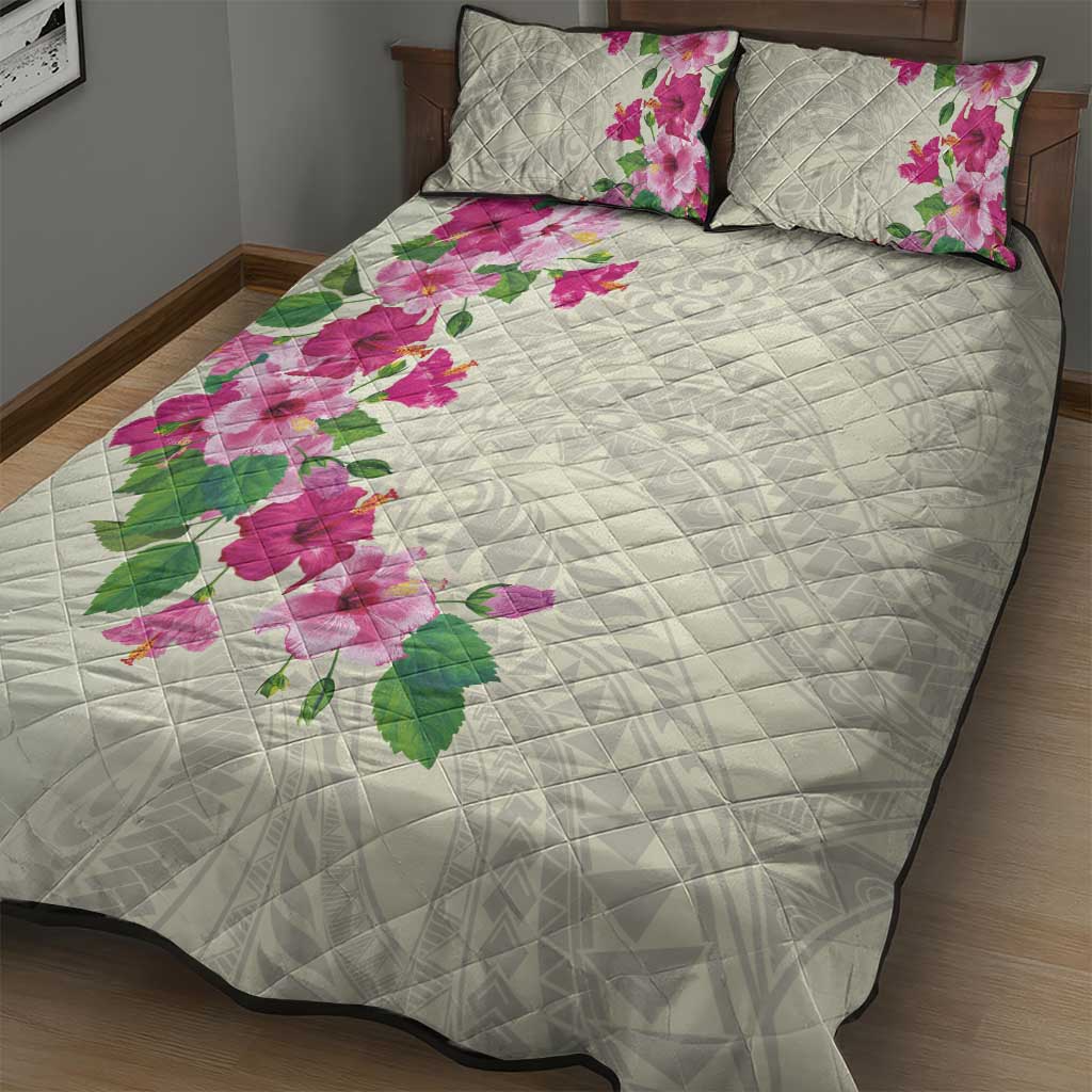 Hawaiian Hibiscus and Art Polynesian Tattoo Quilt Bed Set Beige Color
