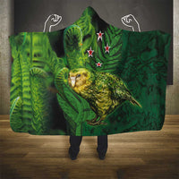 New Zealand Kkp Hooded Blanket Silver Fern with Close up of Green Fern Leaves and Maori Tattoo LT03 - Polynesian Pride