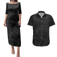 Hawaiian Kakau Art and Hisbiscus Tattoo Couples Matching Puletasi and Hawaiian Shirt Tribal Pattern-Black Gradient Style - Polynesian Pride