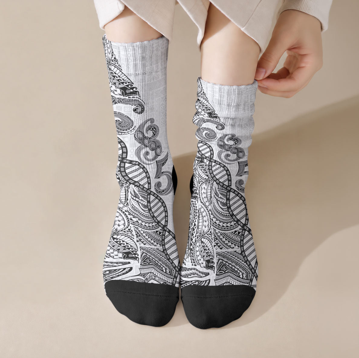 Samoan Traditional Tattoo 685 Crew Socks Tribal Tatau DNA White Color LT03 Crew Socks White - Polynesian Pride