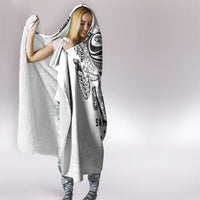 Super Samoa 685 Tribal Tattoo Hooded Blanket Siapo Pattern White Edition LT03 - Polynesian Pride